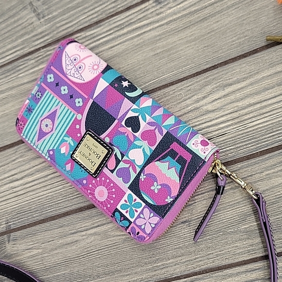 NEW Dooney&Bourke x Disney "It's A Small World" Tote/ShoulderBag & Wallet/Wristl - Picture 12 of 16